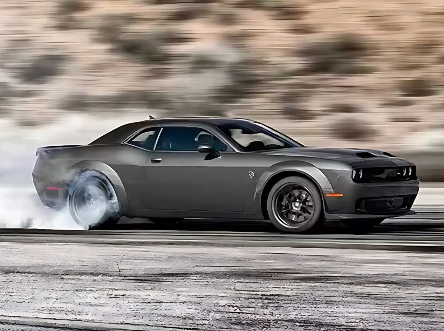 Challenger RT exterior side view