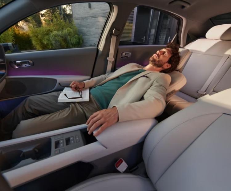 The Hyundai IONIQ 6 gallery image 6