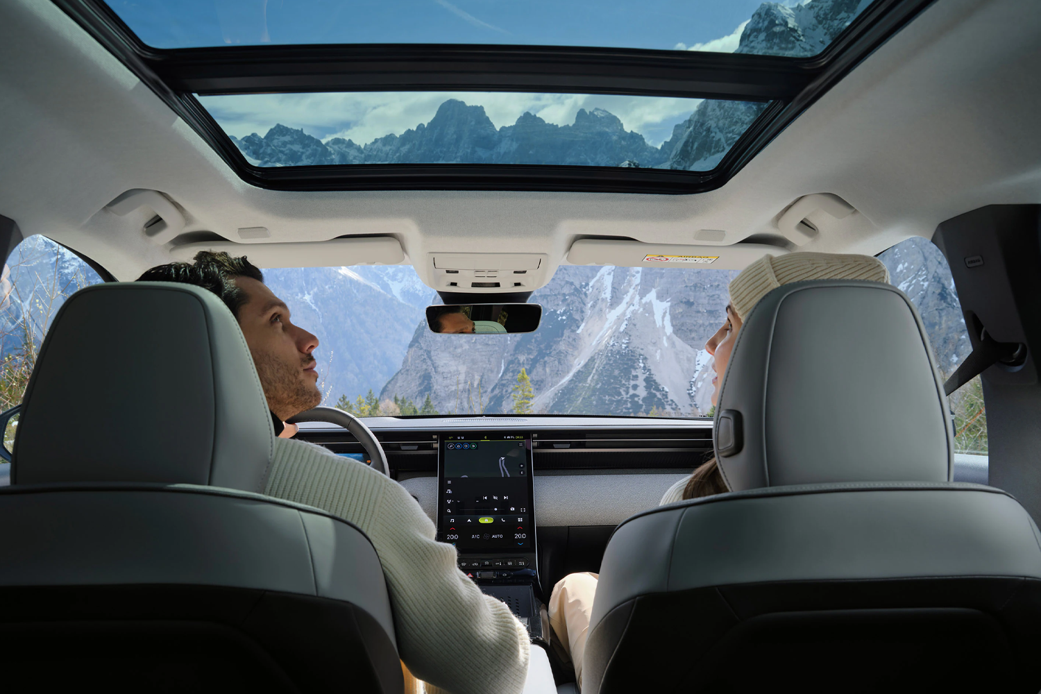 interior of the New C5 Aircross with panoramic sunroof