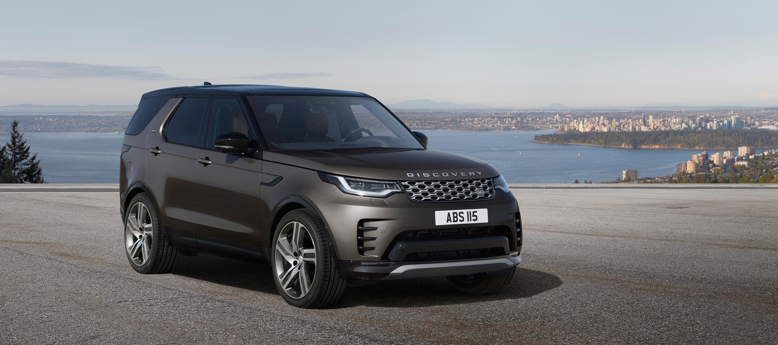 Black Land Rover Discovery Exterior