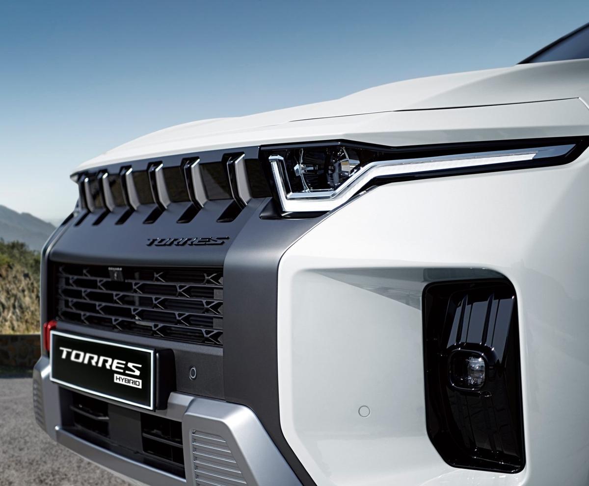 KGM Torres Hybrid gallery image 1