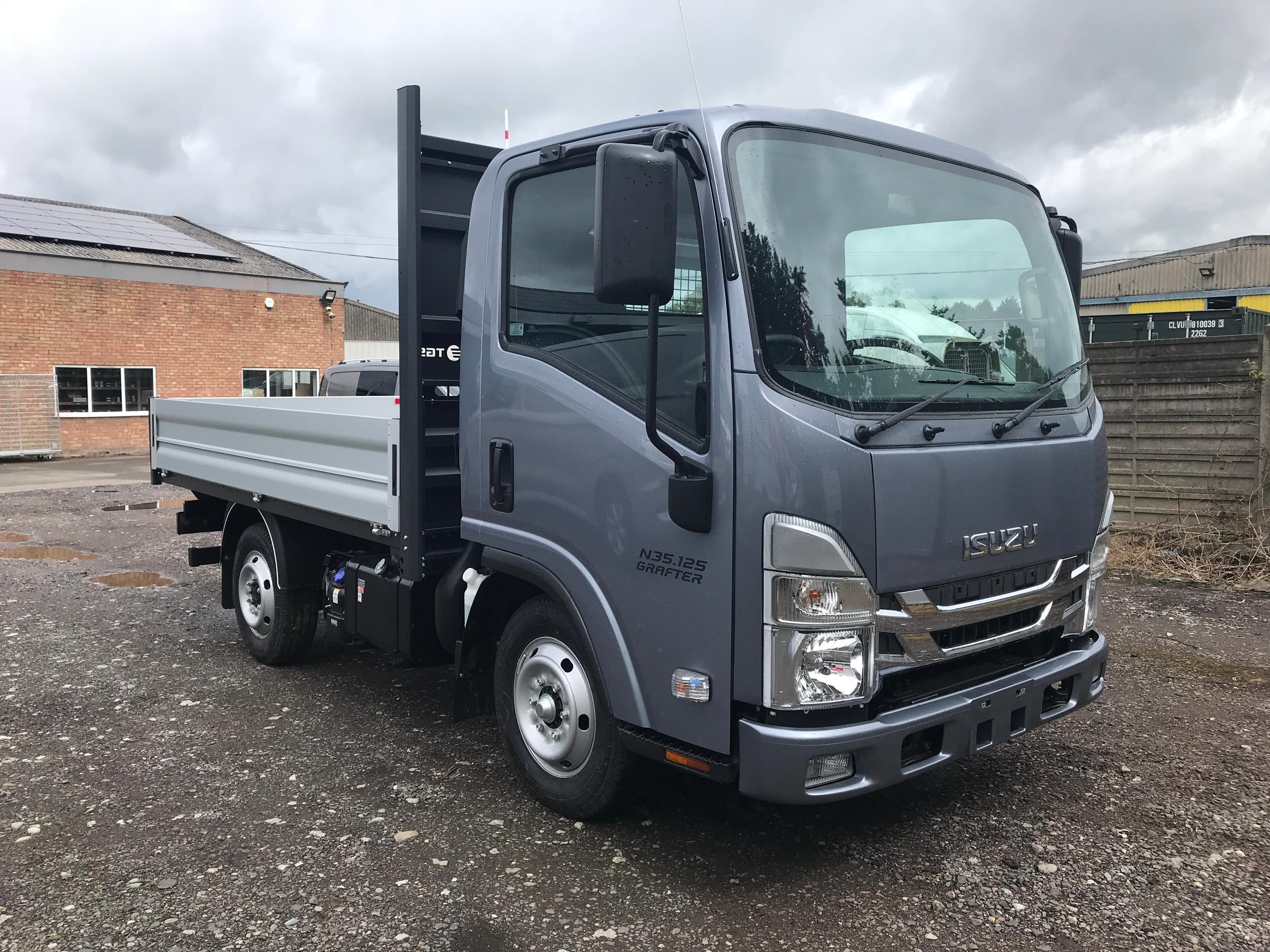 Isuzu N35.125 Driveaway Dropside