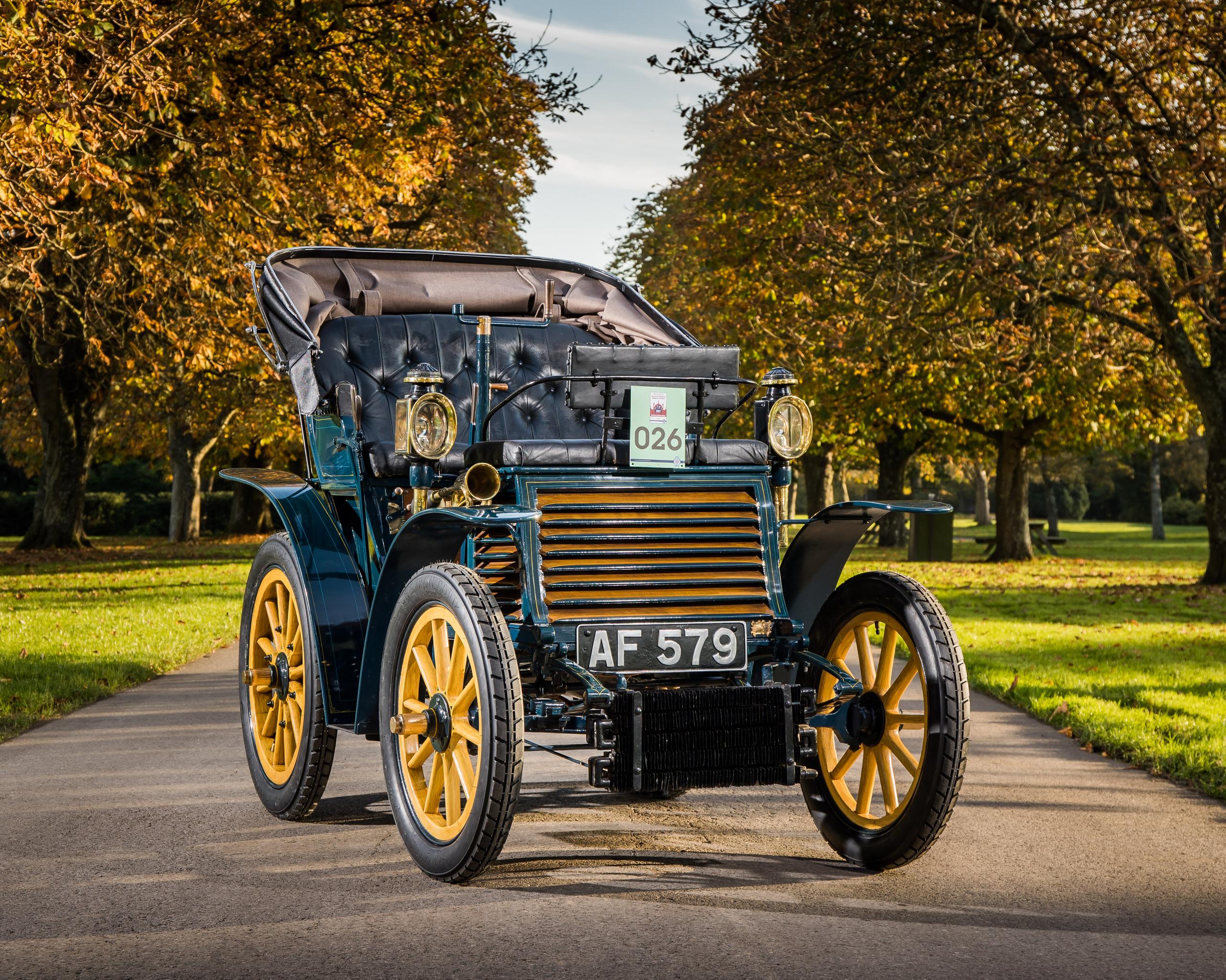 Fiat Marks 120th Anniversary by Sponsoring Bonham’s London to Brighton Veteran Car Run