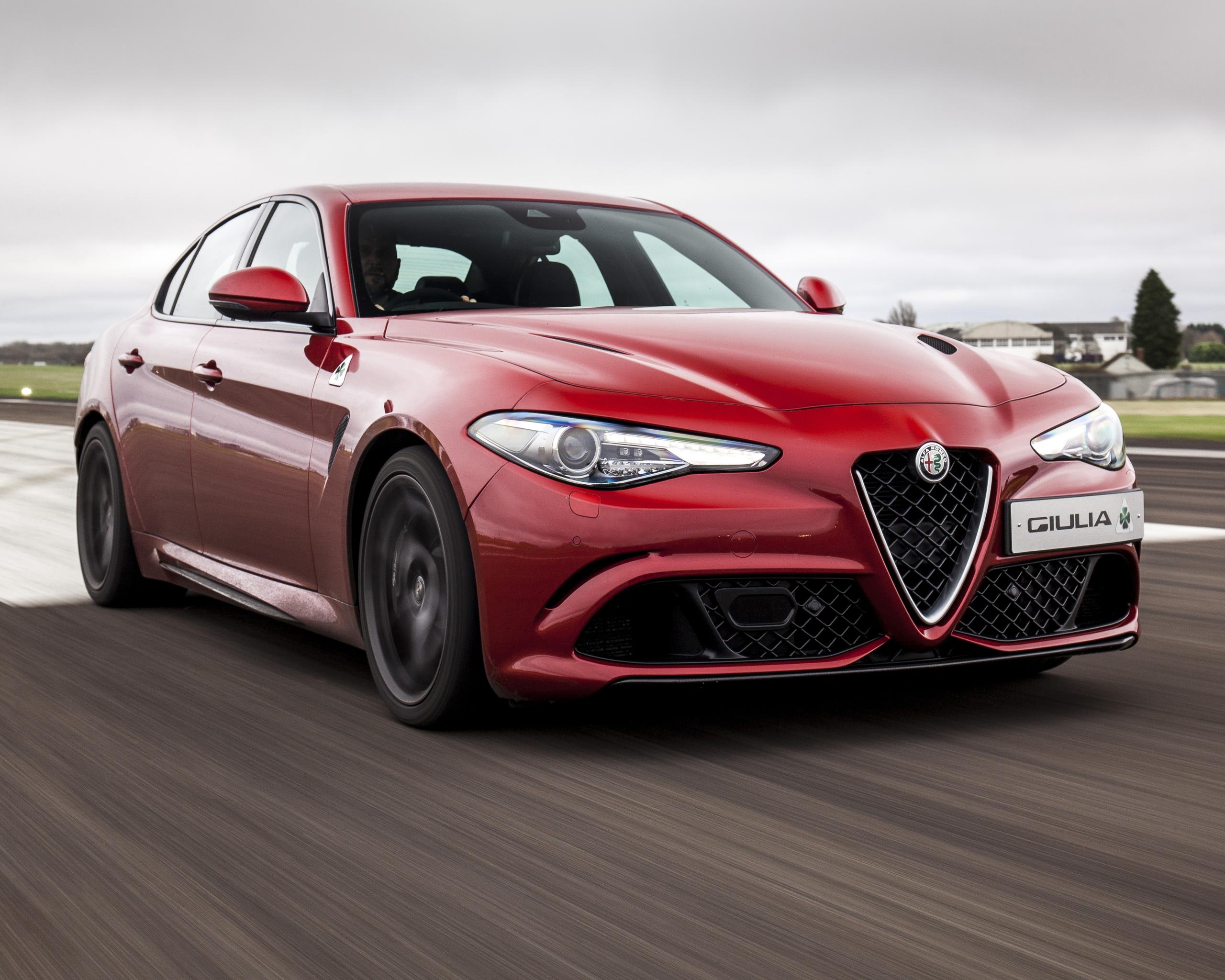 Alfa Romeo Giulia Quadrifoglio Tops Performance Car Category at What Car? Used Car of the Year Awards 2019