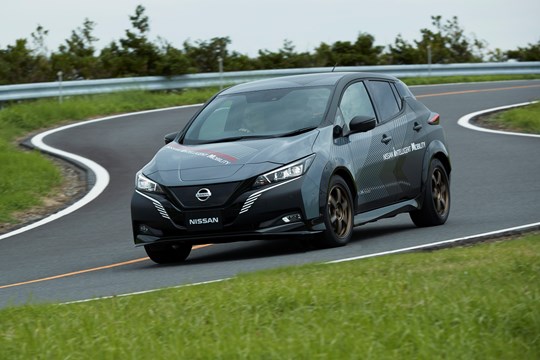 Nissan Builds Ev Test Car with Twin-Motor All-Wheel Control Technology
