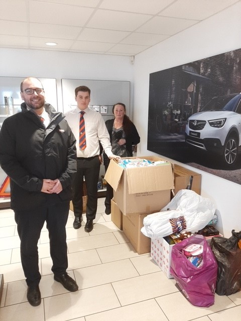 Drive Vauxhall Weston-Super-Mare Helps Deliver Christmas Presents