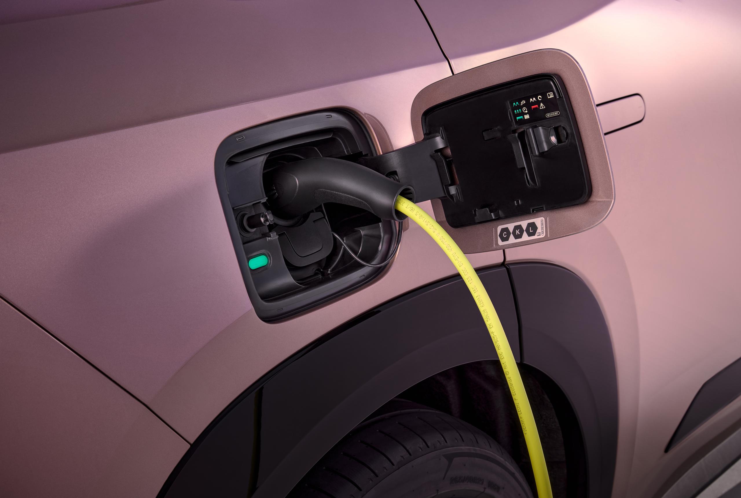 SKODA Peaq on Charge