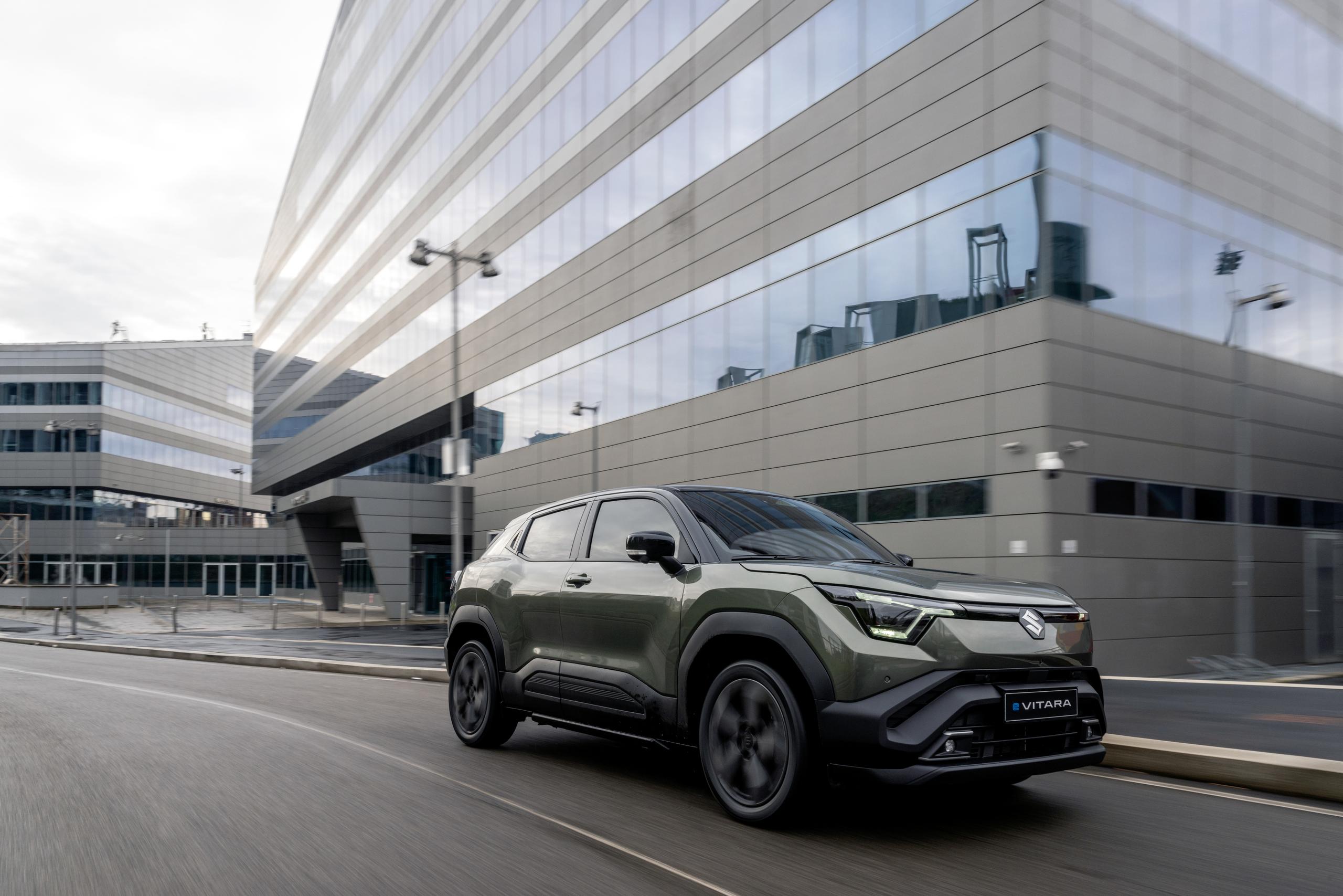 Suzuki e-vitara in the city