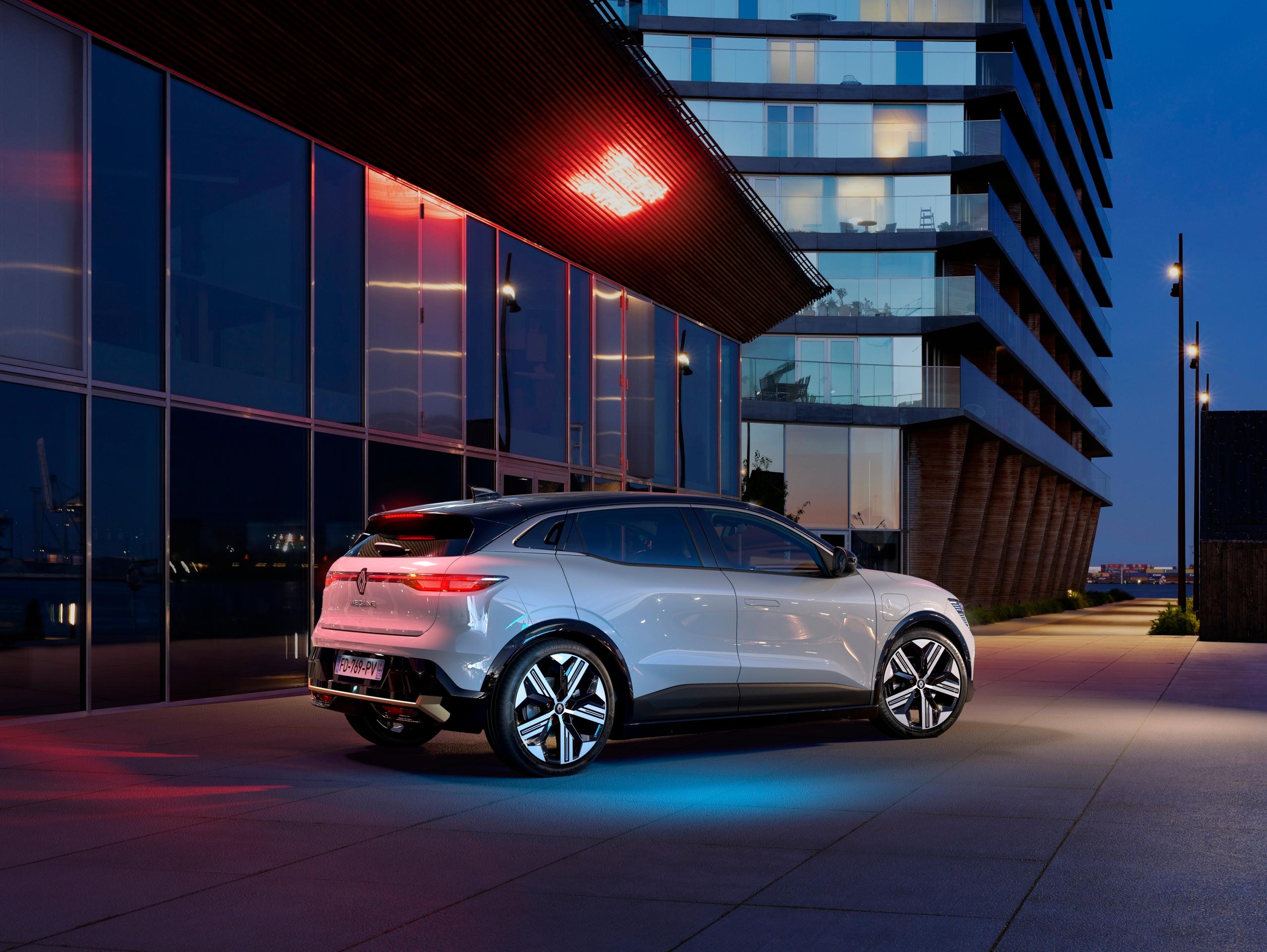 RENAULT ANNOUNCES PRICING AND SPECIFICATION FOR ALL-NEW MÉGANE E-TECH ELECTRIC