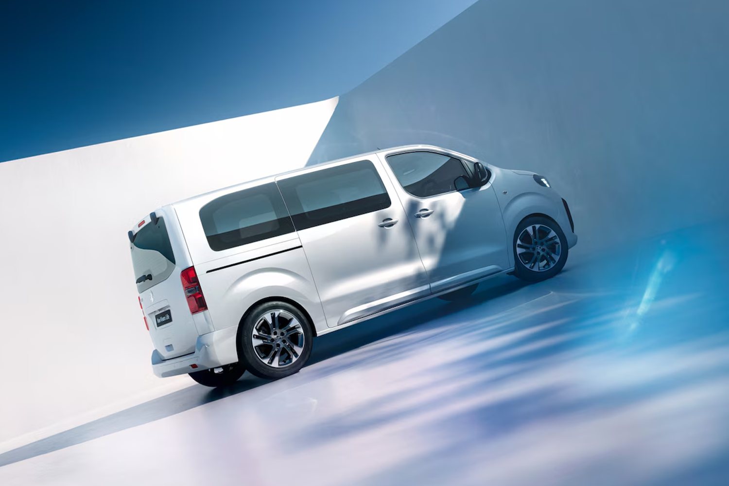 vivaro life exterior