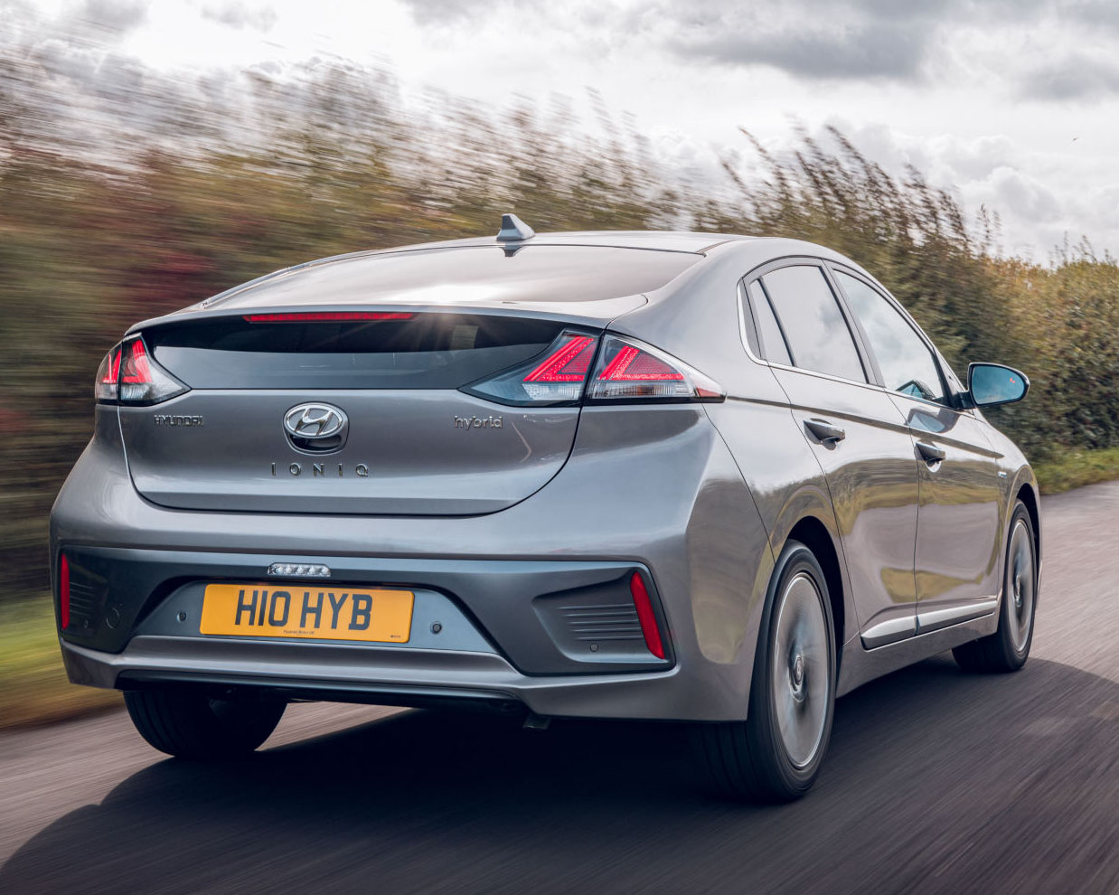 Hyundai IONIQ wins ‘Best hybrid’ at Carbuyer awards
