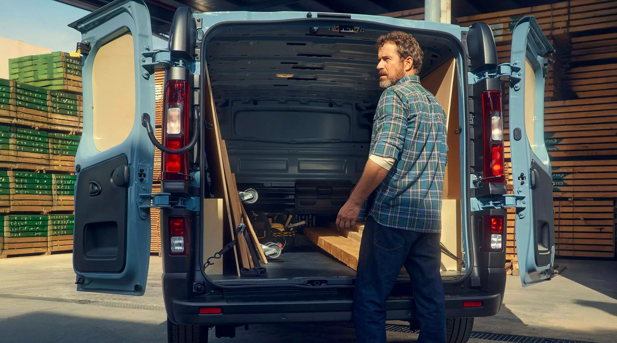 RENAULT TRAFIC VAN