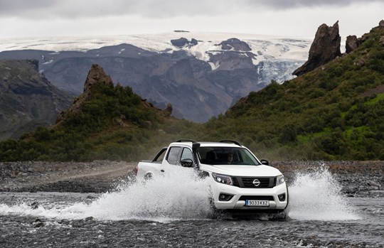  Nissan reveals new Navara OFF-ROADER AT32 – more efficient, even tougher