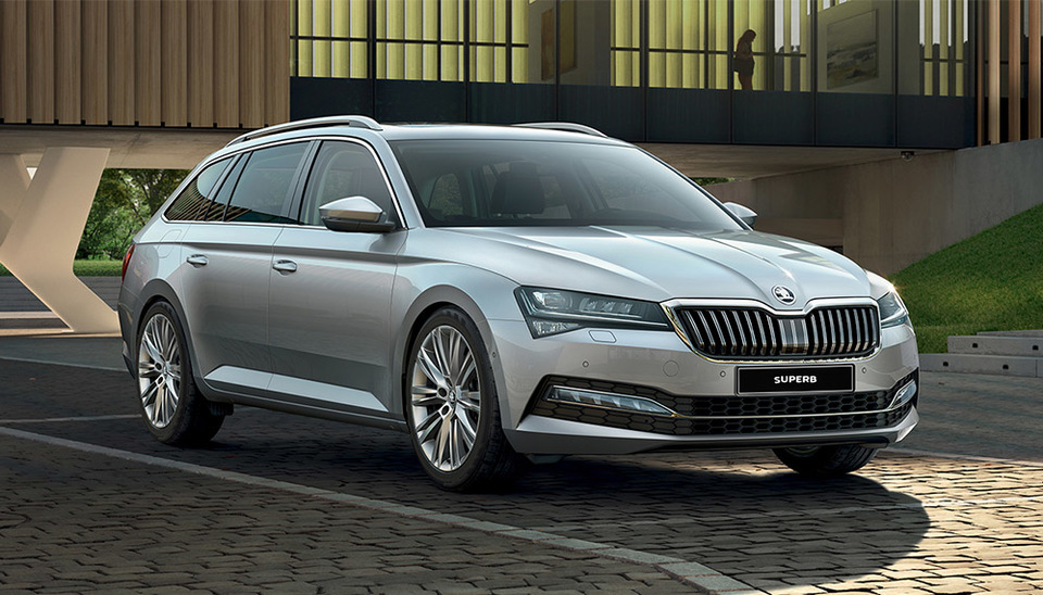 Silver SKODA Superb Estate Front Side View