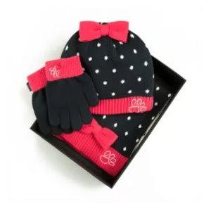 Hat scarf and gloves