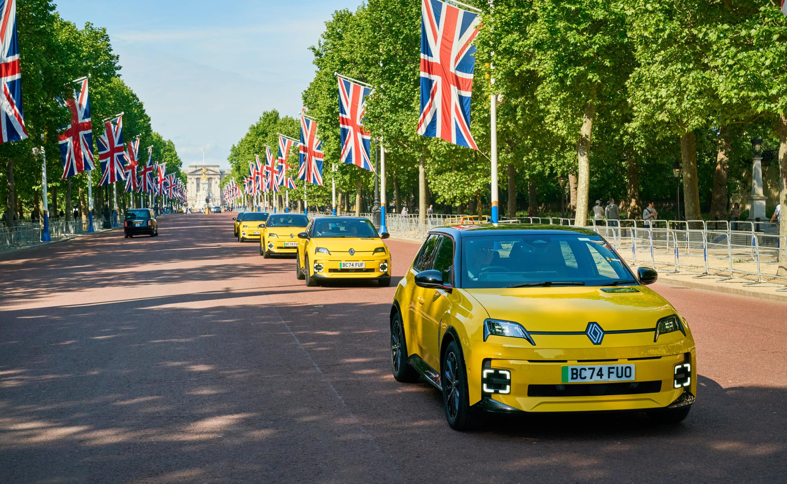 ONE-PEDAL DRIVING MODE CONFIRMED, AS RENAULT 5 E-TECH ELECTRIC MARKS ONE YEAR ON SALE BY BECOMING BRITAIN’S BEST-SELLING EV IN APRIL