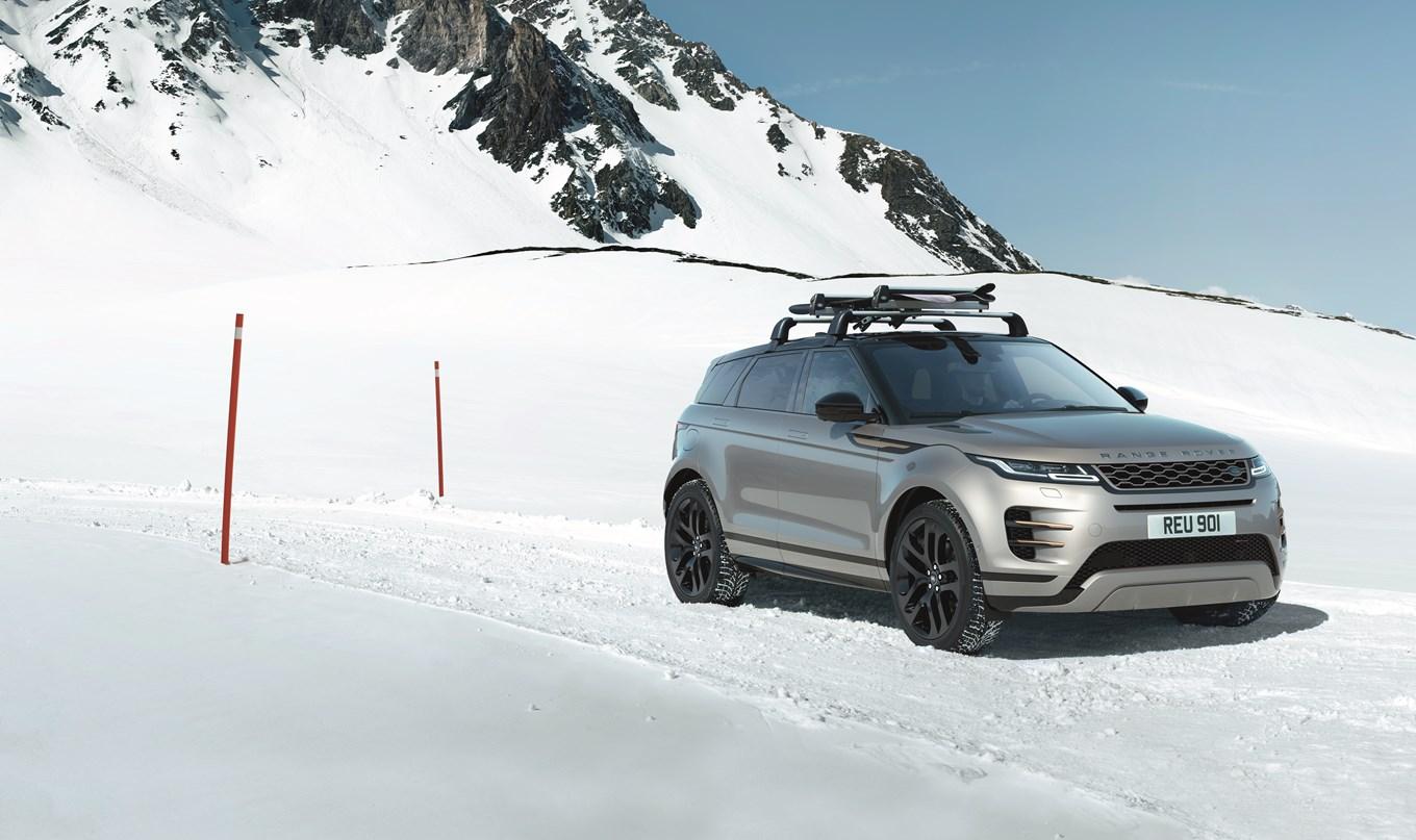 Range Rover in the Snow