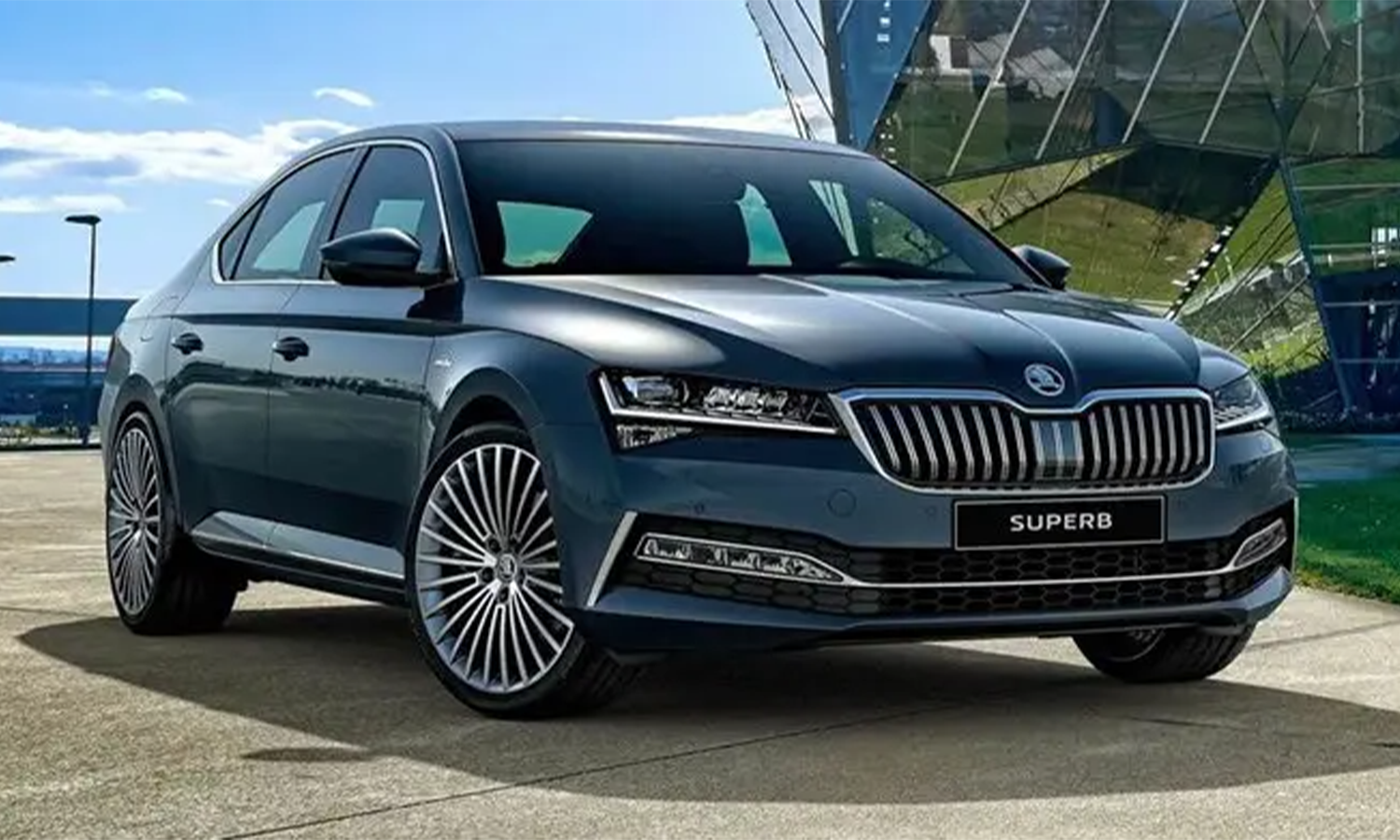 SKODA Superb Front Side View