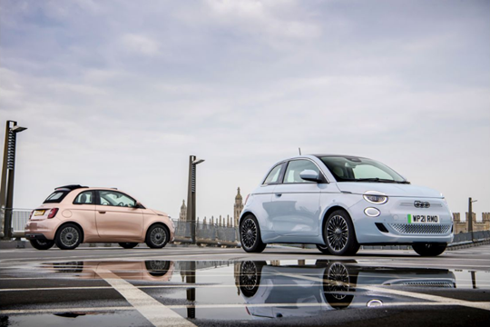 ALL-ELECTRIC FIAT 500 WINS BEST SMALL CAR AT THE AUTOCAR AWARDS 2022