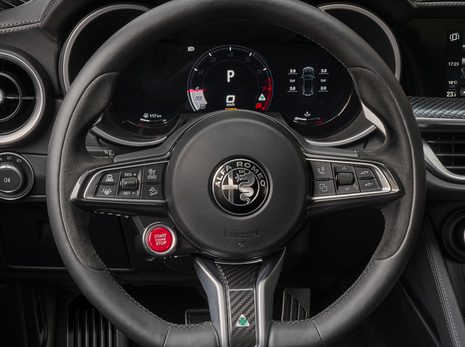 Stelvio Quadrifoglio steering wheel