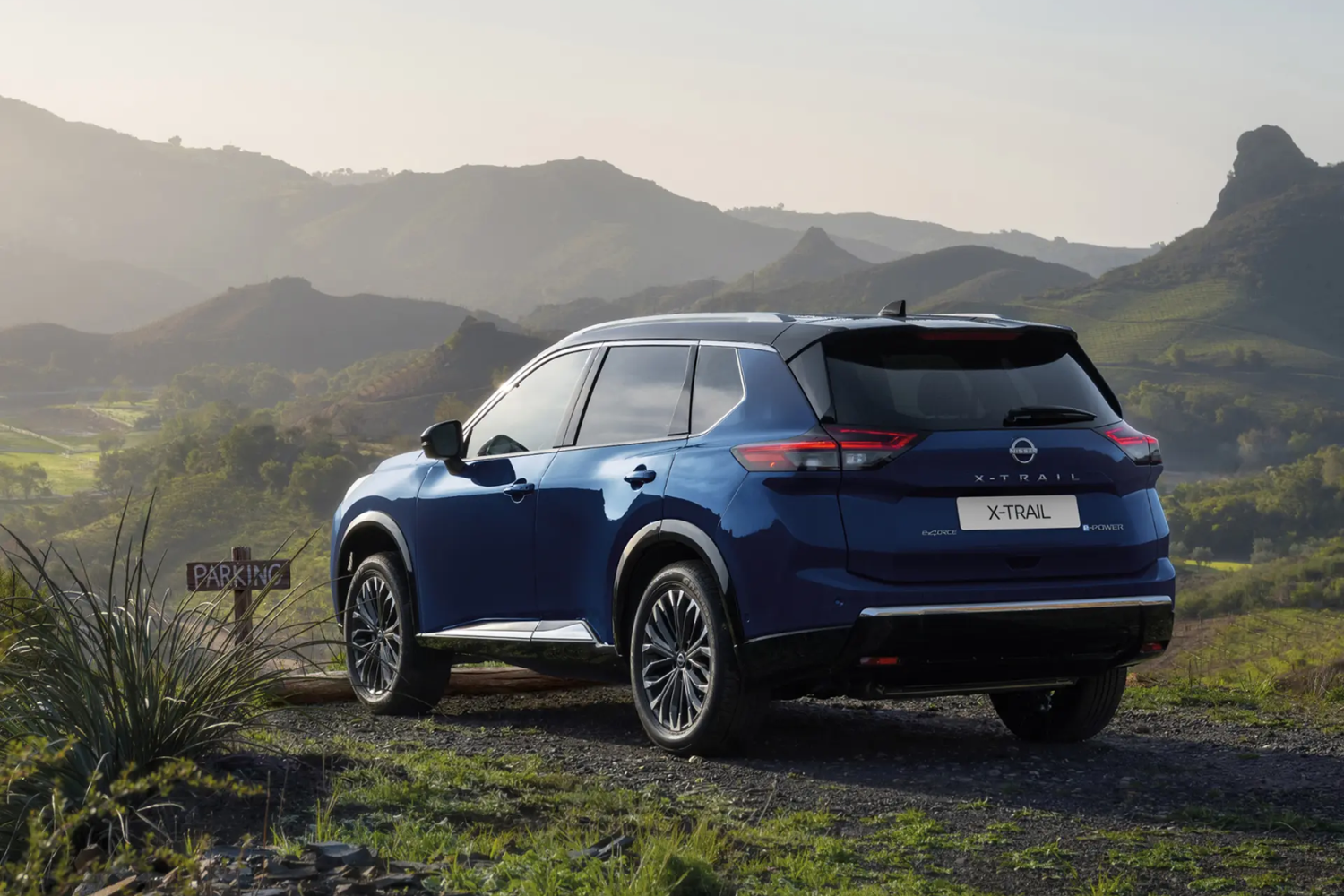 rear side view of new nissan x-trail