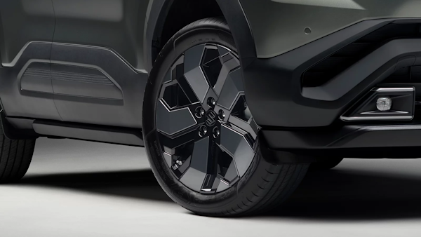 Alloy wheels of a Suzuki e Vitara