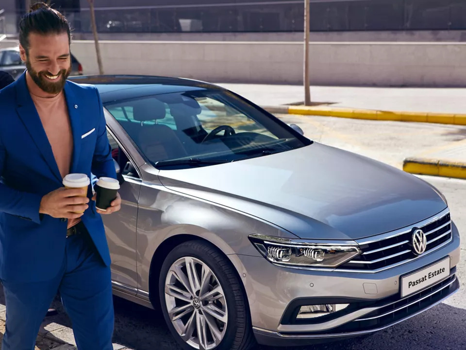 Volkswagen Passat Side View
