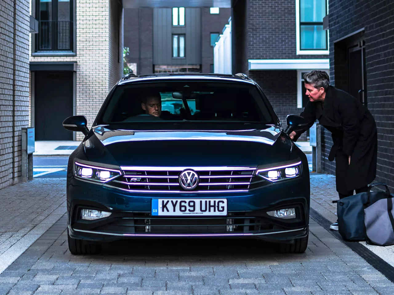 Volkswagen Passat Front View