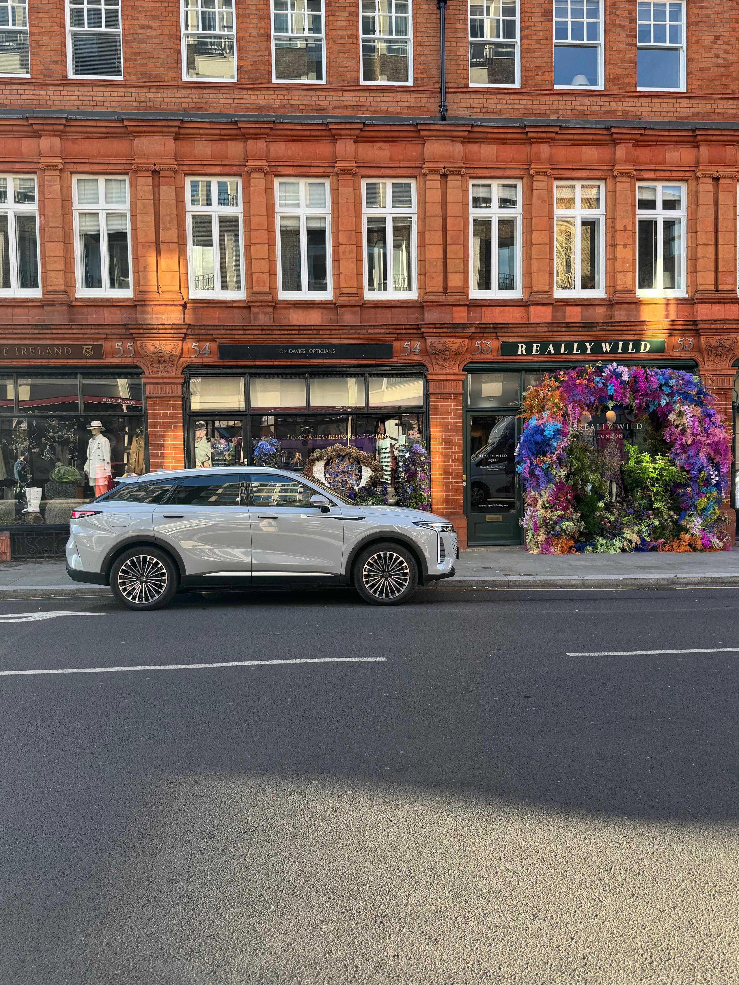 Chelsea in Bloom with the OMODA 9