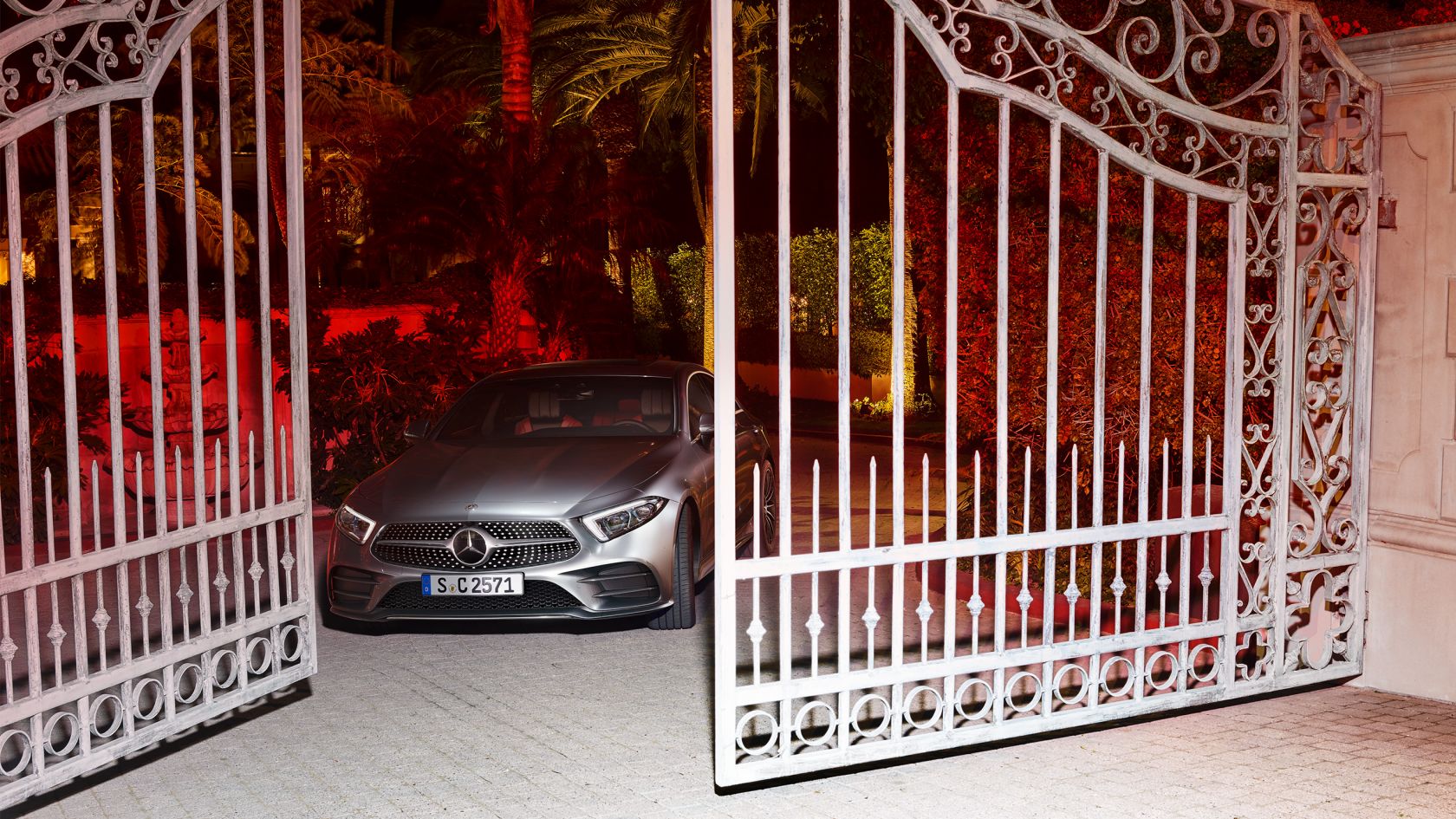Mercedes-Benz CLS-Class Front View