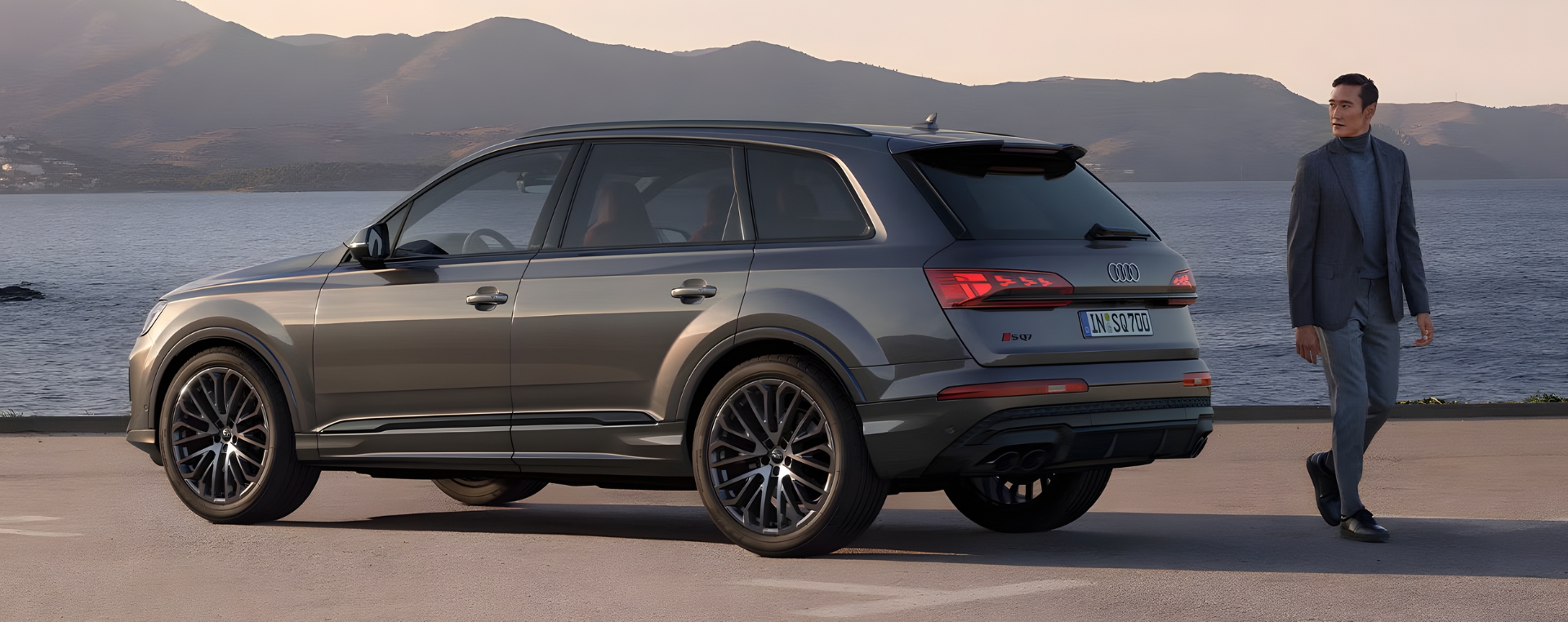 SQ7 SUV