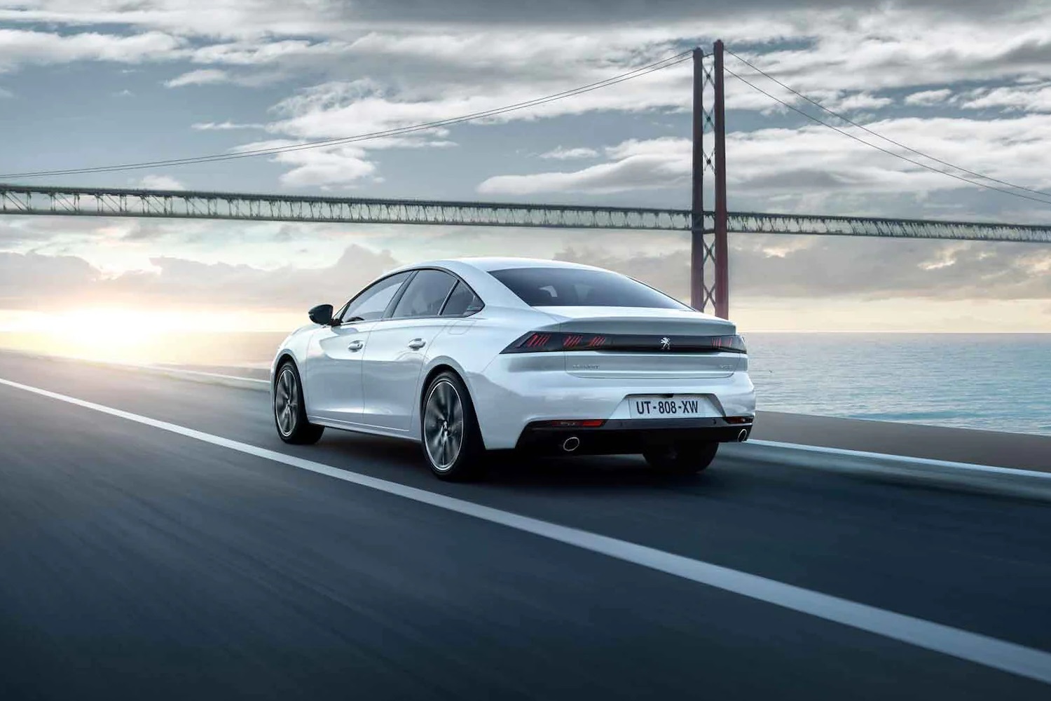 508 Hybrid Driving