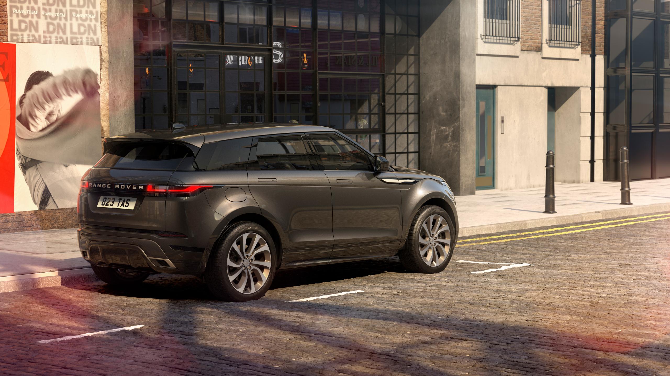 side and back view of range rover evoque