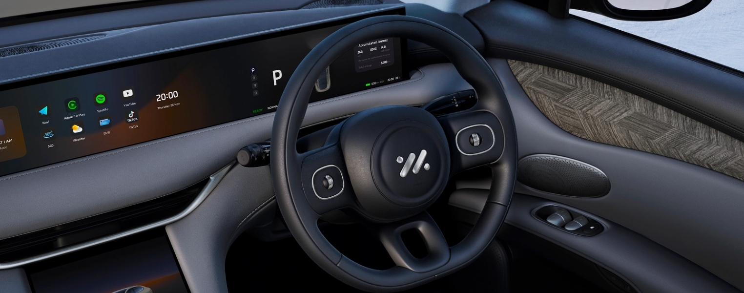 MG IM6 Display Screen And Steering Wheel