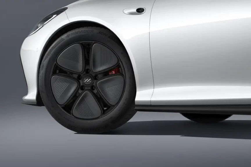 MG IM5 - Save up to £2,750
