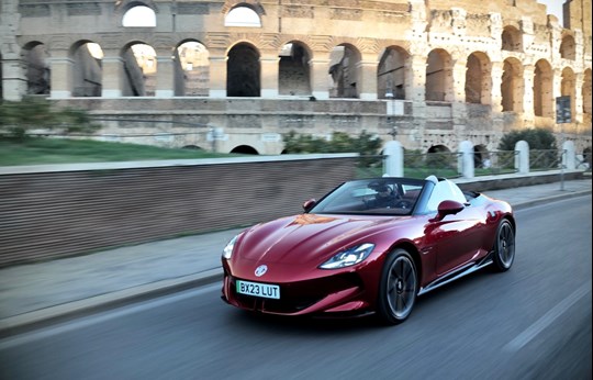 MG CYBERSTER WINS AT THE TOP GEAR ELECTRIC AWARDS 2024