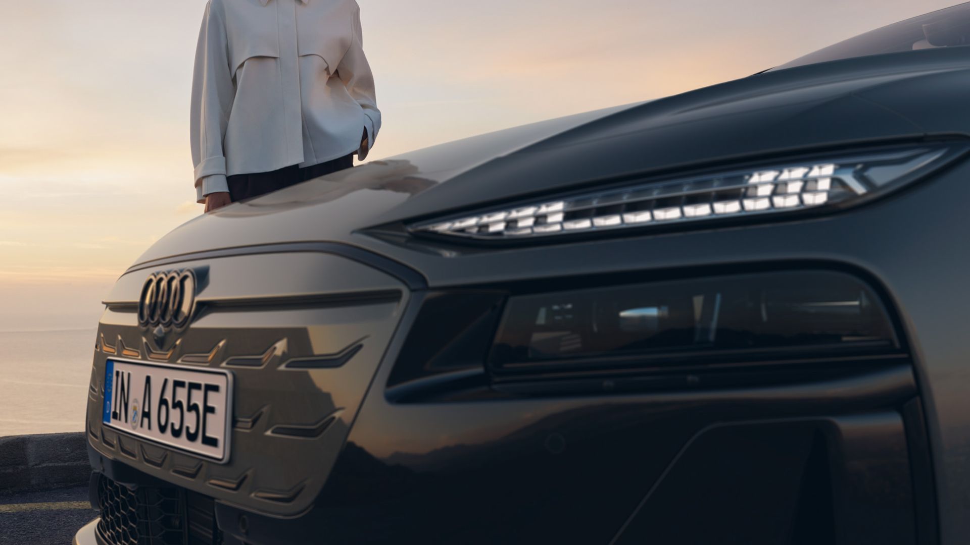 Audi A6 Avant e-tron grille