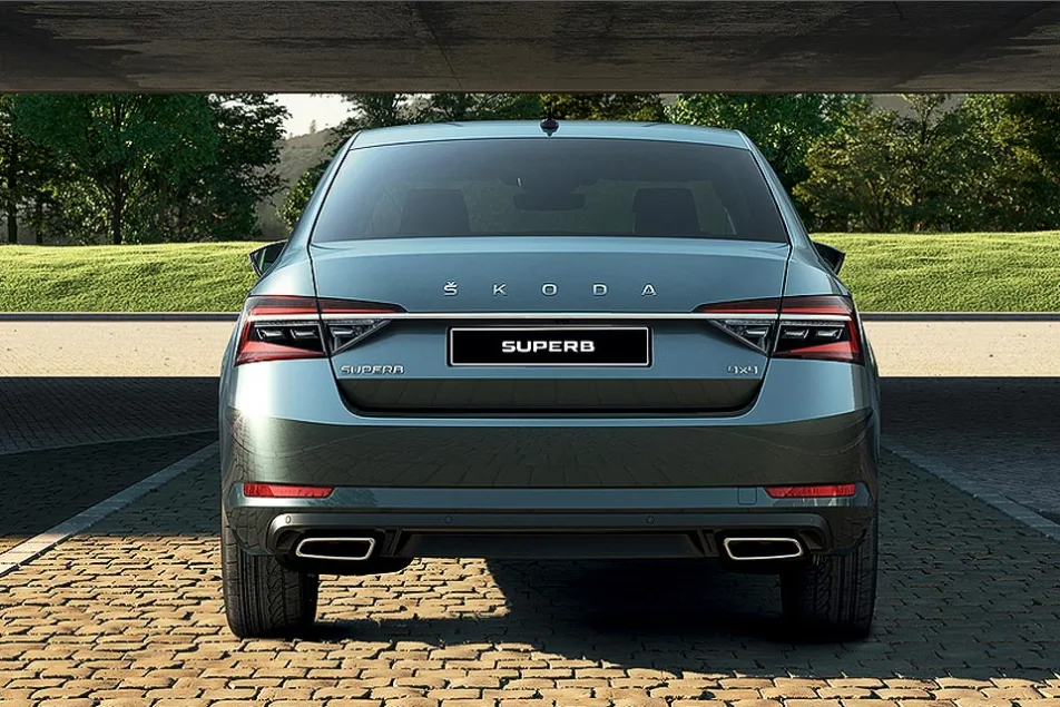 Superb Hatch
