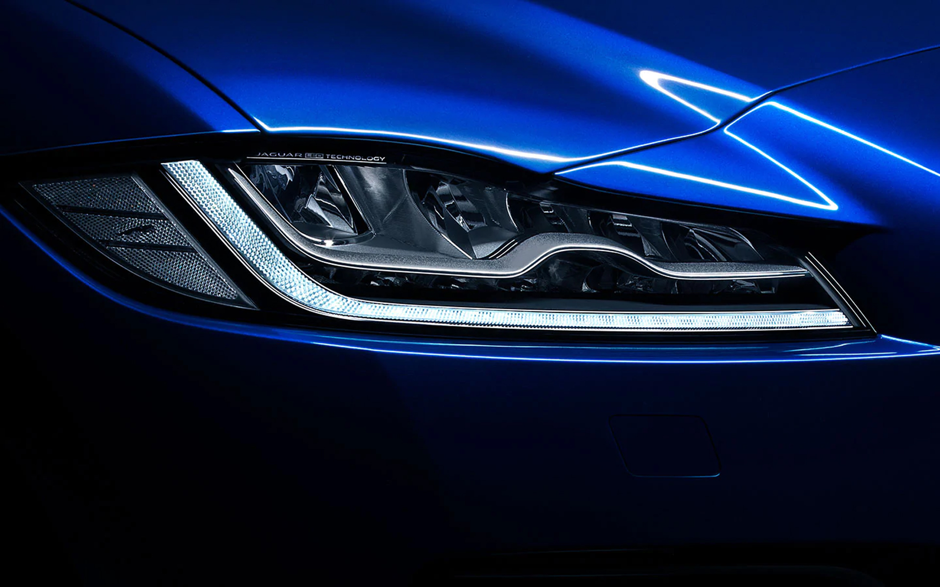Jaguar F-Pace Headlights