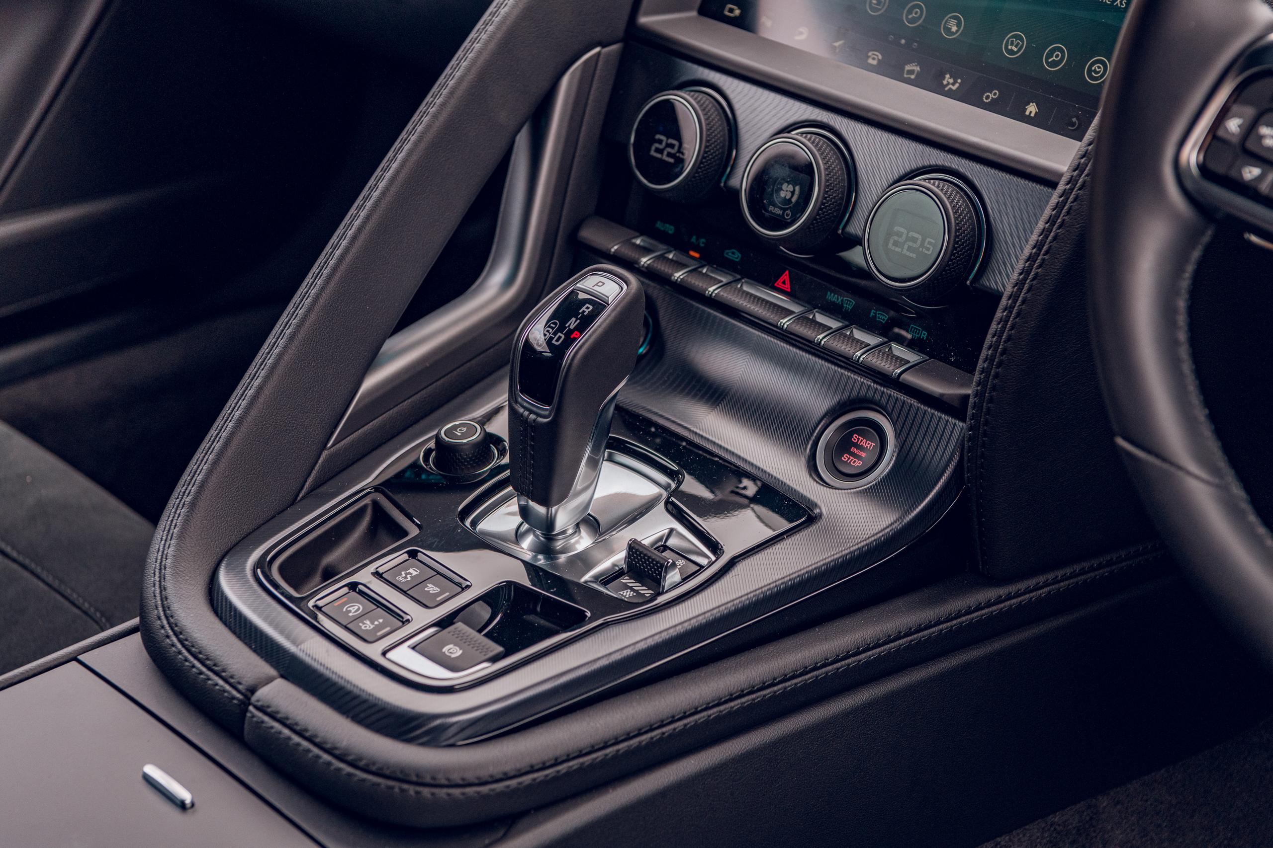 Jaguar F Type centre console