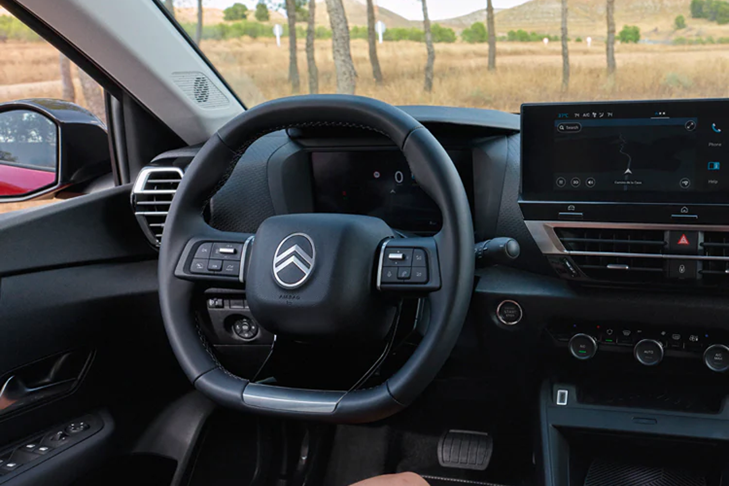 steering wheel of new C4