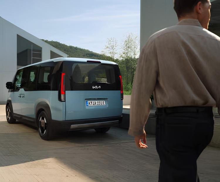 PV5 Passenger gallery image 1