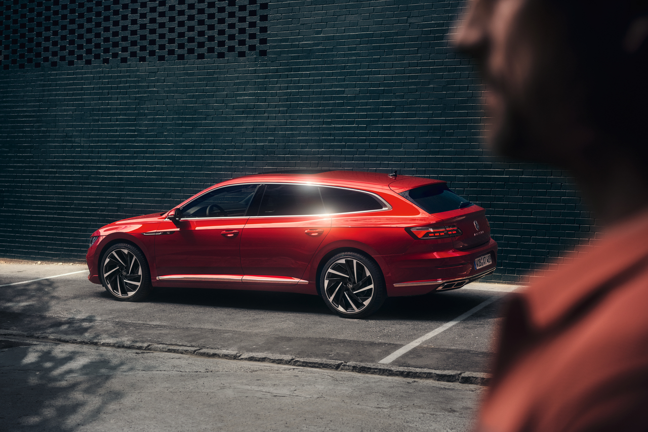 VW Arteon Shooting Brake parked
