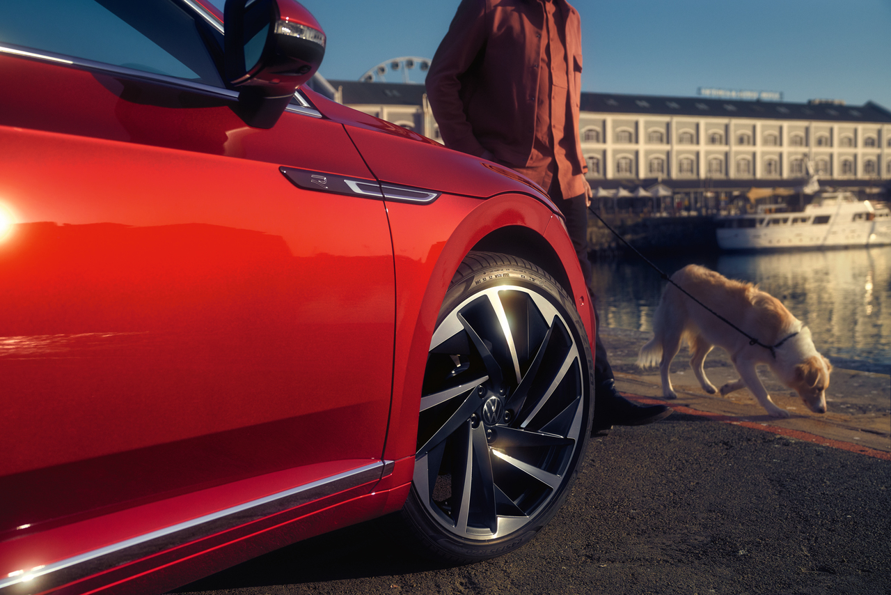 VW Arteon Shooting Brake front side