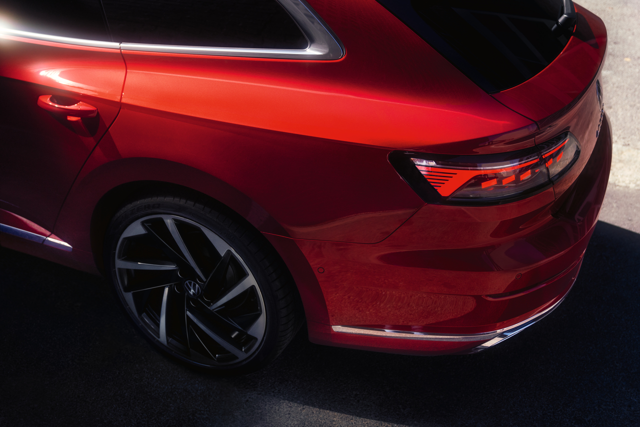VW Arteon Shooting Brake rear side