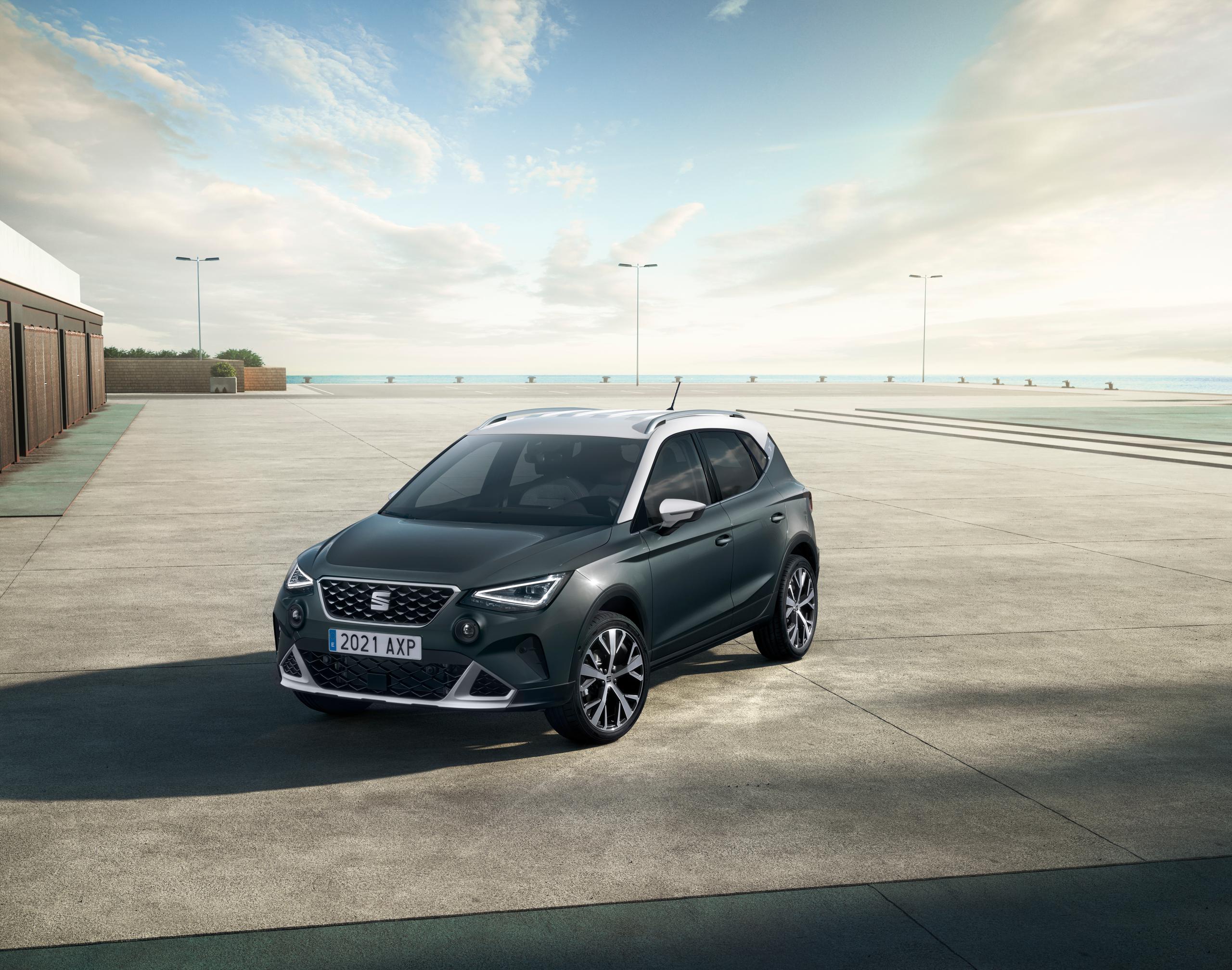 SEAT Arona parked