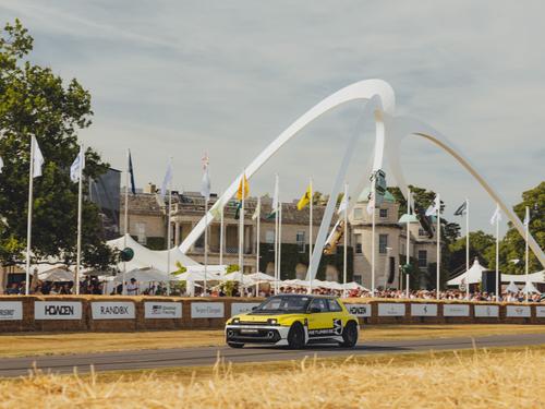 Renault Electrifies Goodwood Festival of Speed with the Renault 5 Turbo 3E