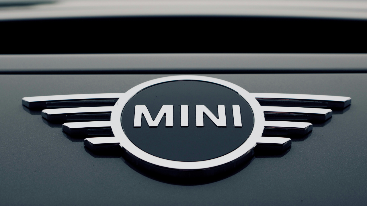 Mini badge emblem on vehicle bonnet.
