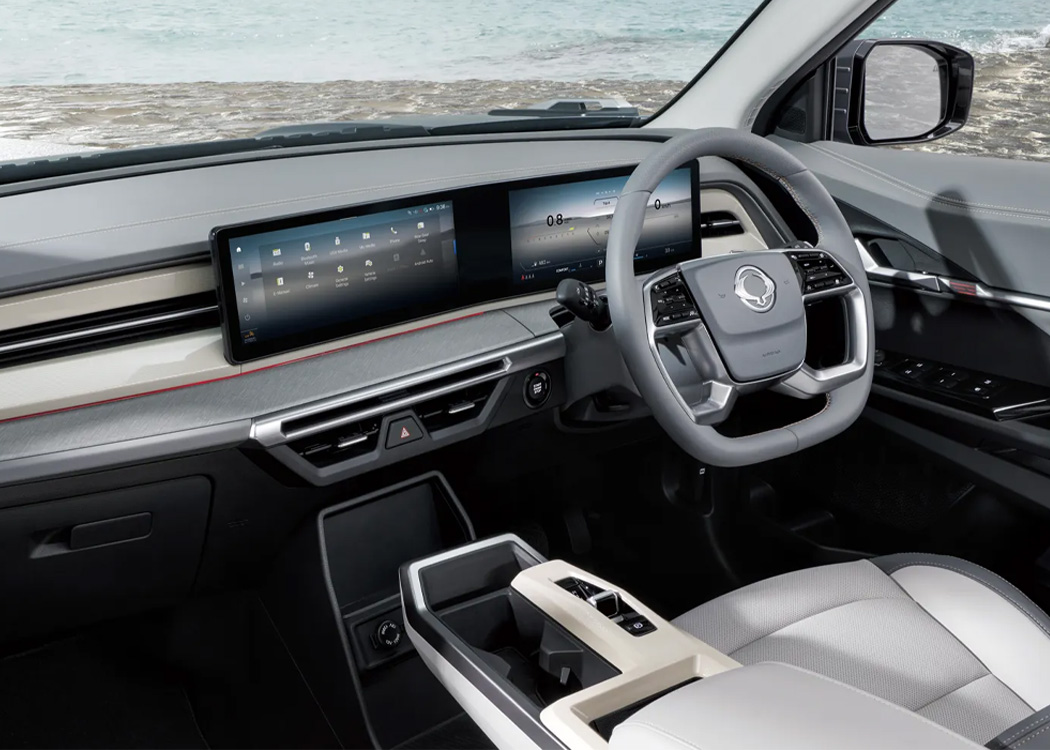 KGM Torres interior