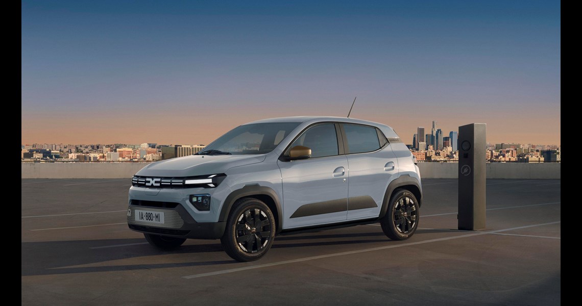 RENAULT GROUP WINS ‘ZERO EMISSION MANUFACTURER OF THE YEAR’ AT THE FLEET NEWS AWARDS 2026